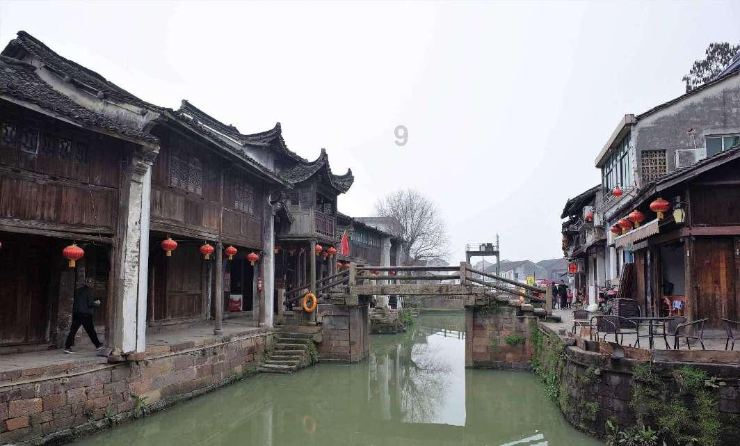 婚闹伴娘和伴郎不注意抱住一起会不会计较？